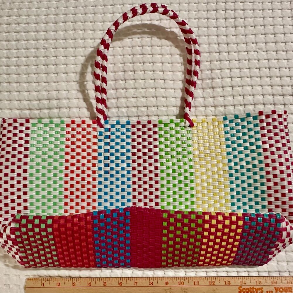 New LILLY PULITZER Woven Plastic Beach Tote Multicolor 15”x10”x5” Easy to Clean! - Picture 5 of 6